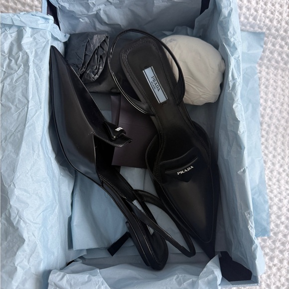 Prada Women's Elegant Black Pointed Heels - Picture 3 of 4